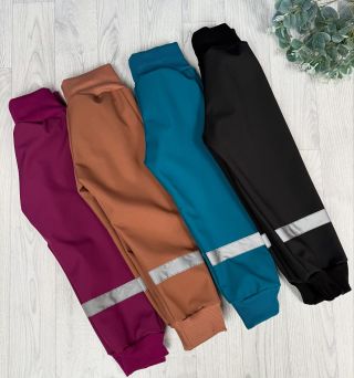 👧🧒 Softshellové kalhoty Basic – pohodlí a bezpečí pro vaše malé dobrodruhy! 🌦️🍂 ✔️ Snadné oblékání – děti to zvládnou samy...