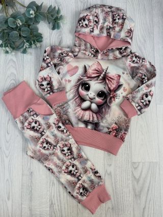 ✨🦄 Nová kouzelná kolekce je tady! 🦄✨ Pro všechny malé snílky, kteří milují barvy, pohádky a samozřejmě… jednorožce! 💖...